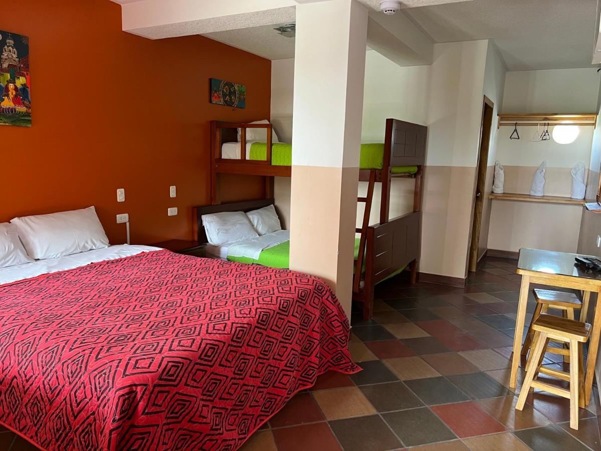 Hostal Alpachaca - New Quito Airport Табабела Екстериор снимка