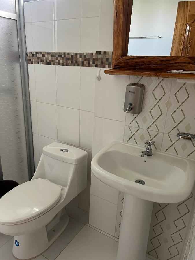Hostal Alpachaca - New Quito Airport Табабела Екстериор снимка